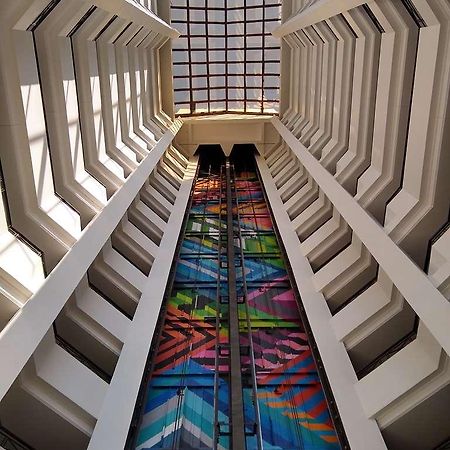 Art Hotel Transamerica Collection Порту-Алегри Интерьер фото The staircase of the library